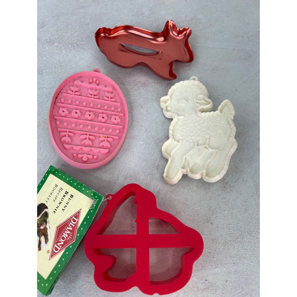 Vintage Easter Cookie Cutters Lamb Easter Egg Bunnies Lot of 4